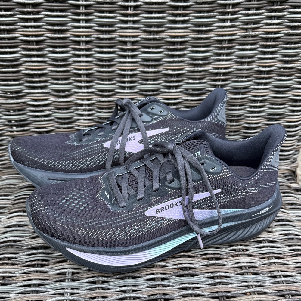 Brooks Woman’s Ghost 17